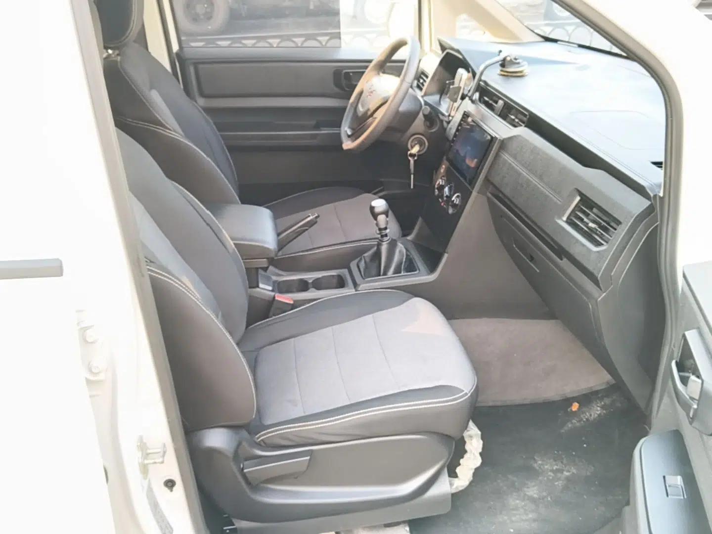 Wuling Hongguang PLUS 2019 1.5T Manual Standard Edition 5 Seats — миниатюра 19
