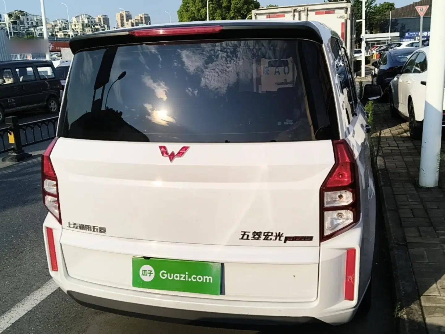 Wuling Hongguang PLUS 2019 1.5T Manual Standard Edition 5 Seats — миниатюра 5