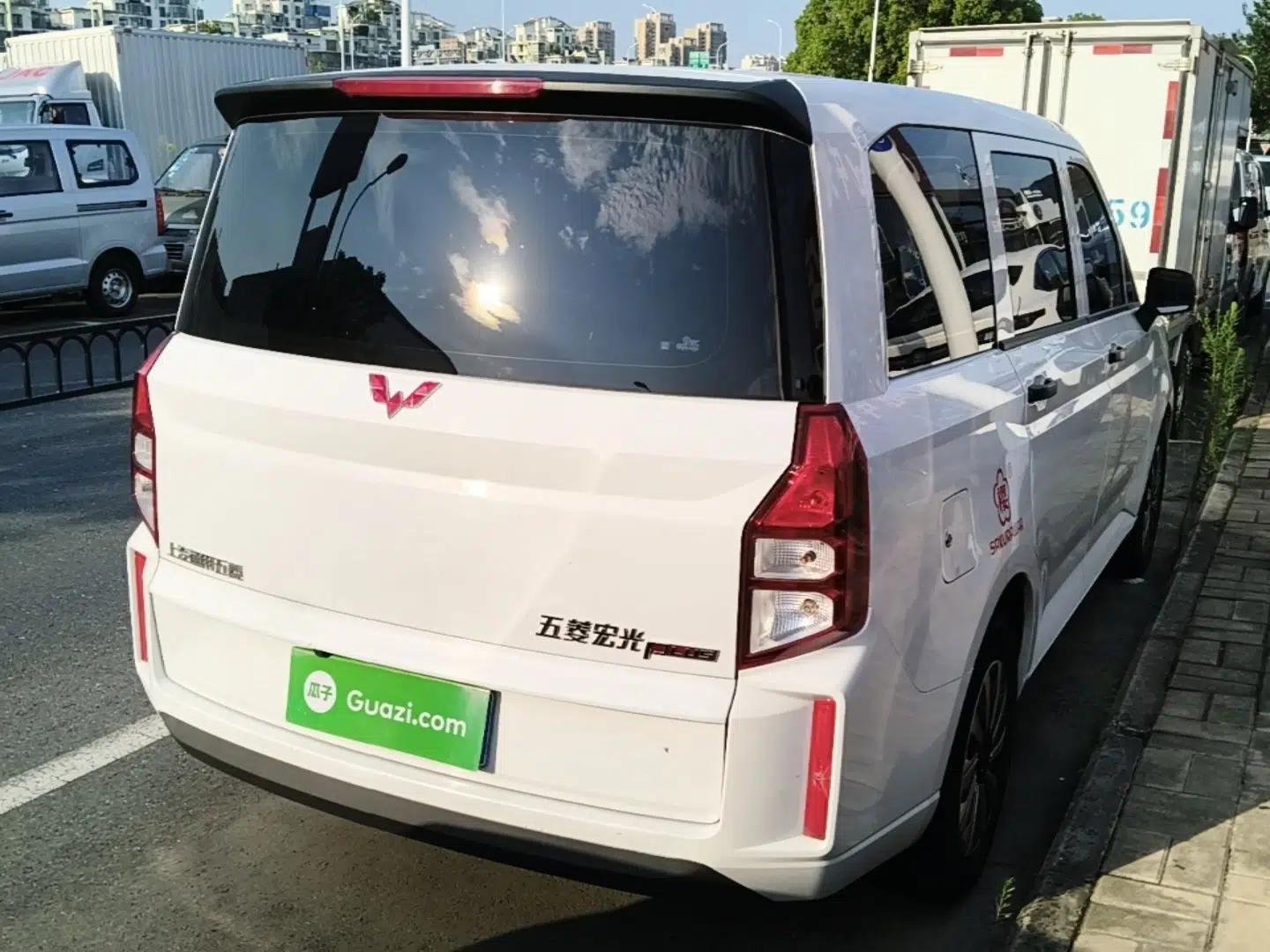 Wuling Hongguang PLUS 2019 1.5T Manual Standard Edition 5 Seats — миниатюра 6
