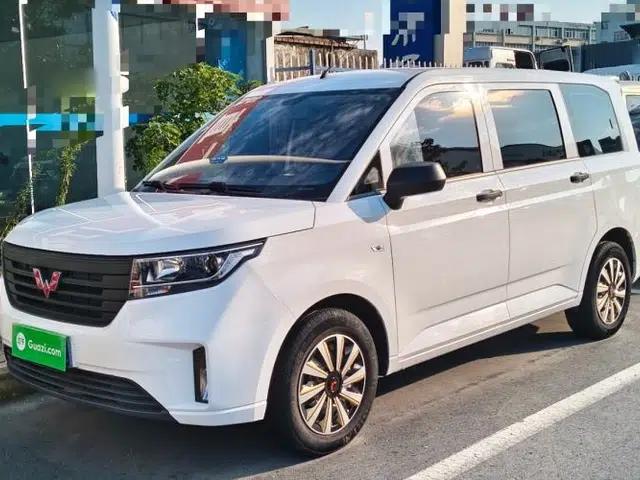 Wuling Hongguang PLUS 2019 1.5T Manual Standard Edition 5 Seats