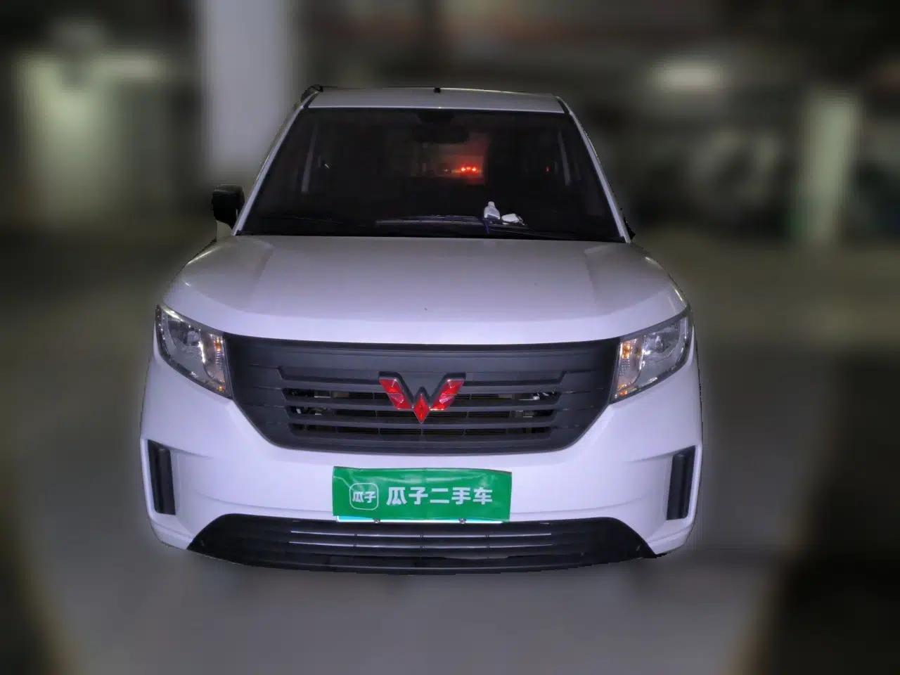 Wuling Hongguang PLUS 2020 1.5L Manual Standard Edition 5 Seats — миниатюра 2