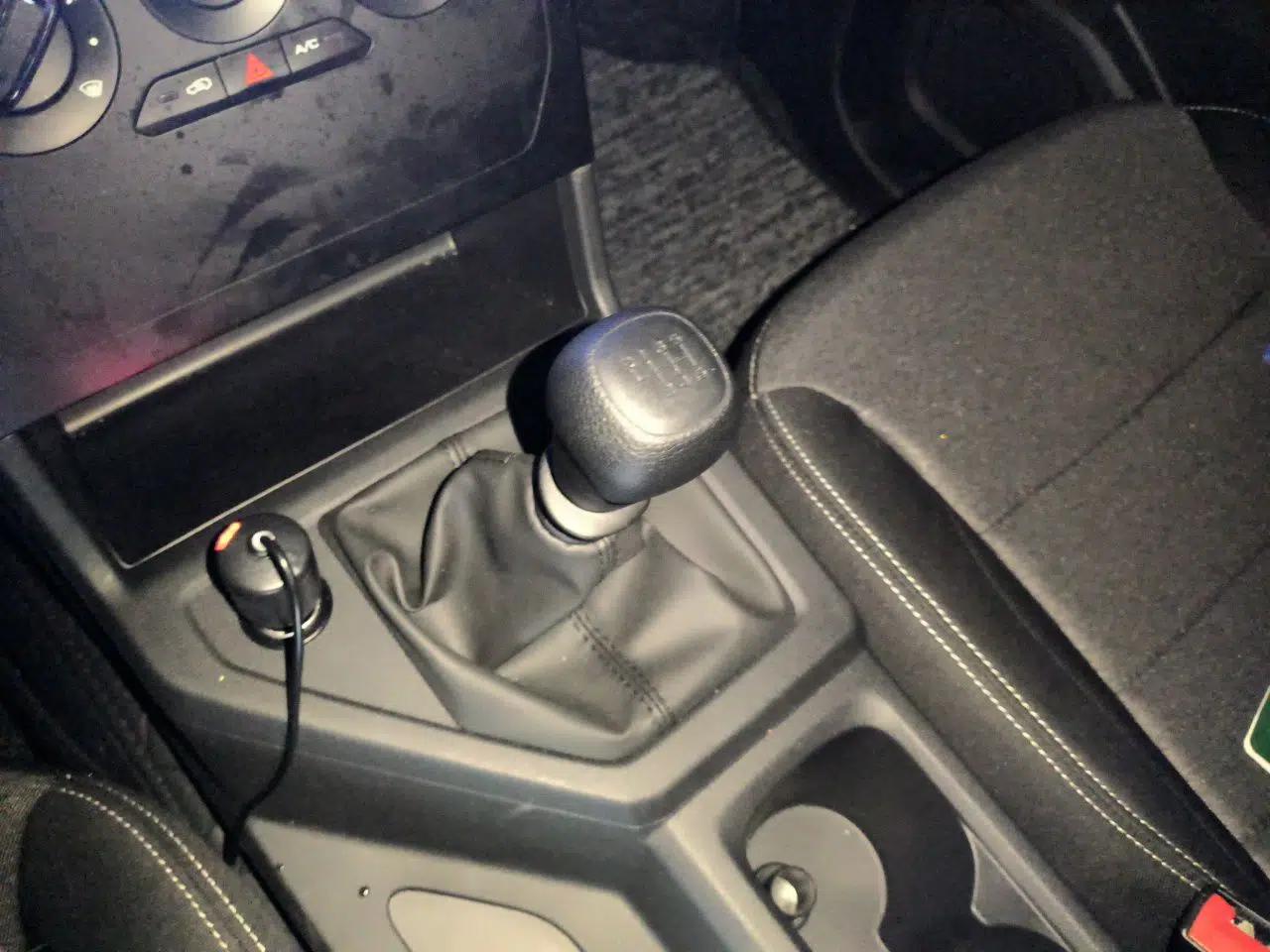 Wuling Hongguang PLUS 2020 1.5L Manual Standard Edition 5 Seats — миниатюра 14