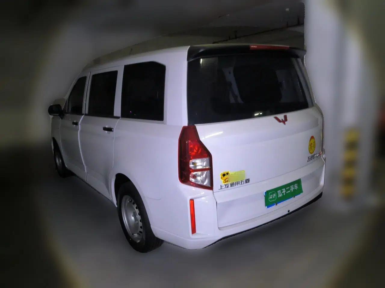 Wuling Hongguang PLUS 2020 1.5L Manual Standard Edition 5 Seats — миниатюра 4