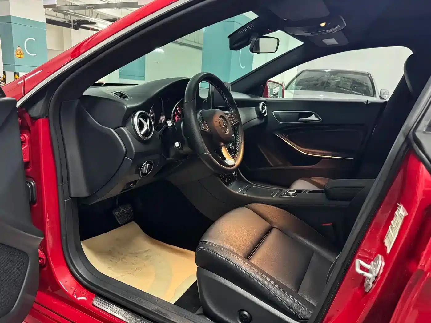Imported Mercedes-Benz CLA 2016 Facelift CLA 200 Fashion Model — миниатюра 3