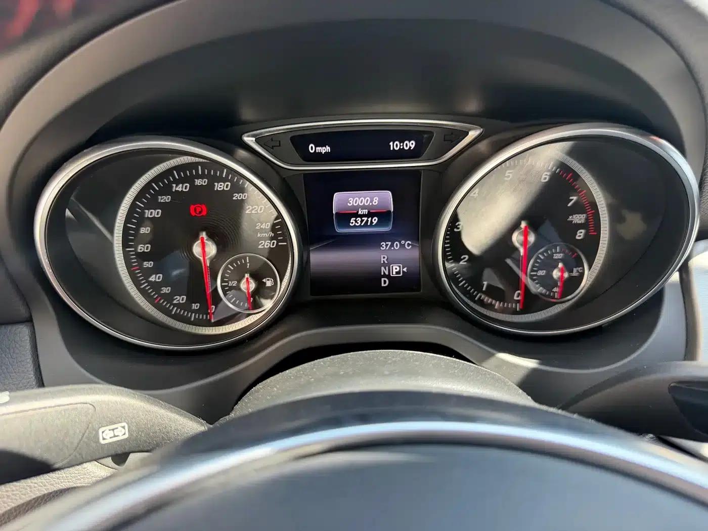 Imported Mercedes-Benz CLA 2016 CLA 220 4MATIC — миниатюра 3