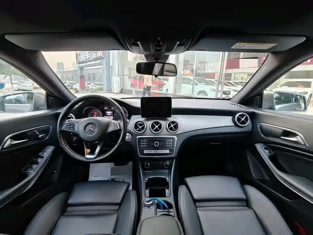Imported Mercedes-Benz CLA 2018 CLA 200 Fashion Edition — миниатюра 4