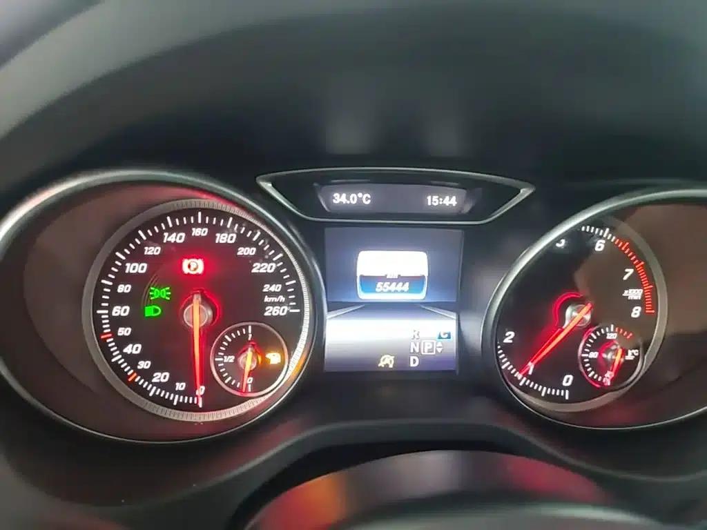 Imported Mercedes-Benz CLA 2018 CLA 200 Dynamic — миниатюра 12
