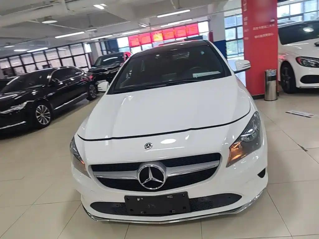 Imported Mercedes-Benz CLA 2018 CLA 200 Dynamic — миниатюра 3