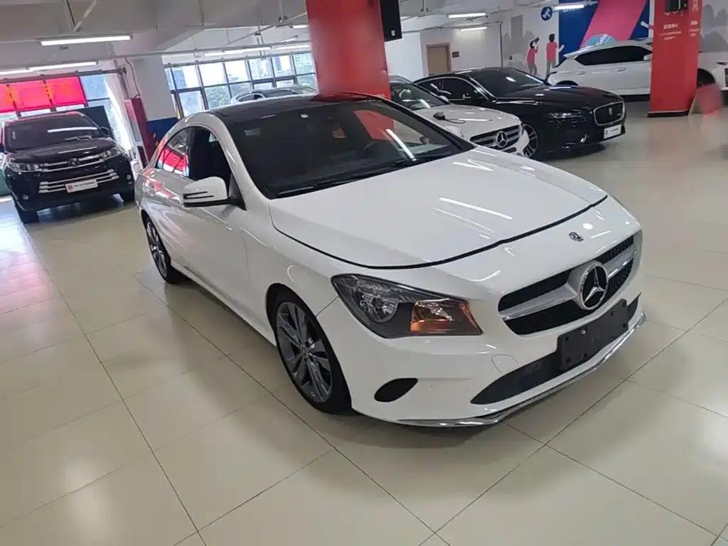 Imported Mercedes-Benz CLA 2018 CLA 200 Dynamic — миниатюра 4