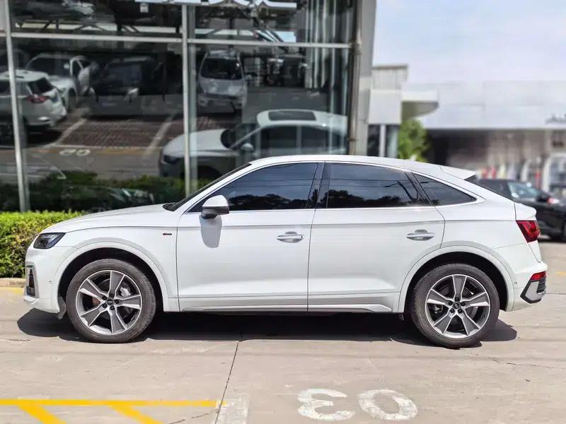 Audi Q5L Sportback 2022 Facelift 40 TFSI Luxury — миниатюра 3