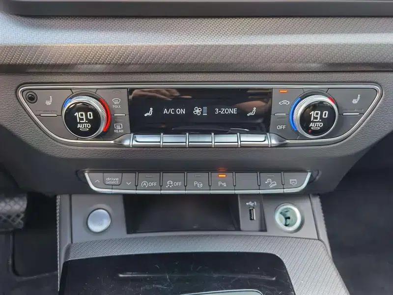 Audi Q5L Sportback 2022 Facelift 45 TFSI Luxury — миниатюра 11