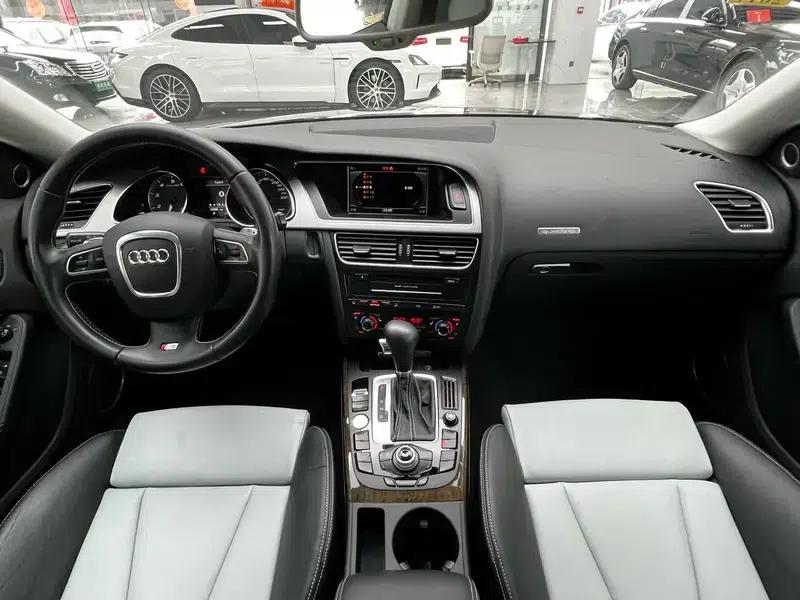 2010 Audi S5 3.0T Sportback — миниатюра 16