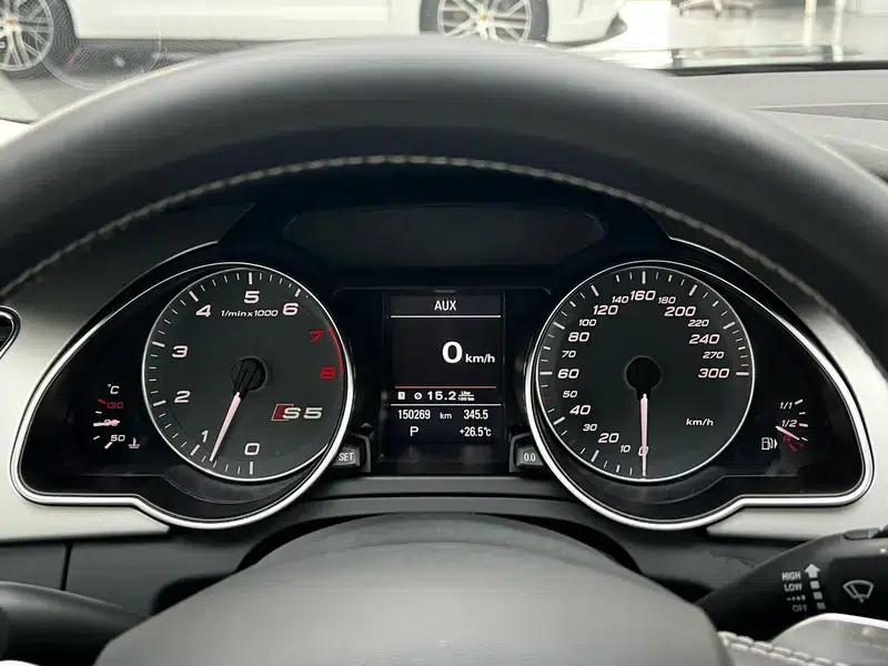 2010 Audi S5 3.0T Sportback — миниатюра 17