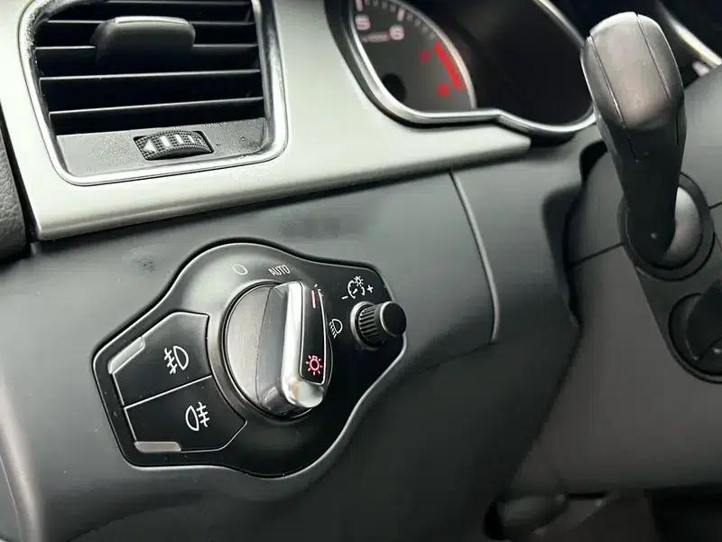 2010 Audi S5 3.0T Sportback — миниатюра 20