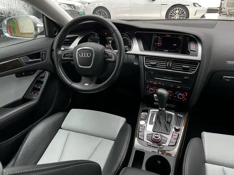 2010 Audi S5 3.0T Sportback — миниатюра 21
