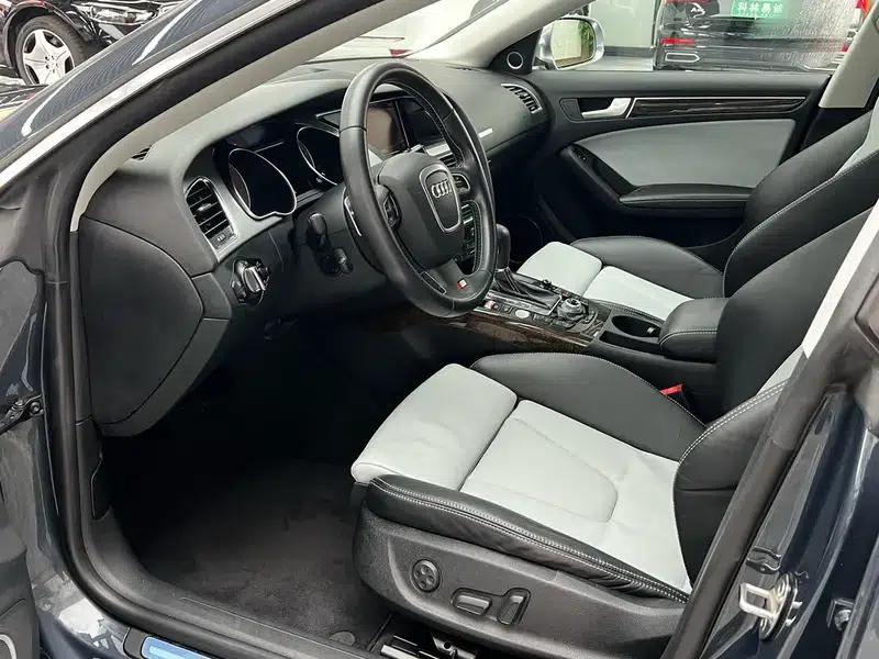 2010 Audi S5 3.0T Sportback — миниатюра 23