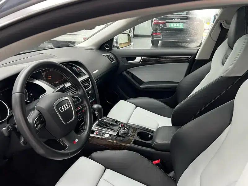2010 Audi S5 3.0T Sportback — миниатюра 30