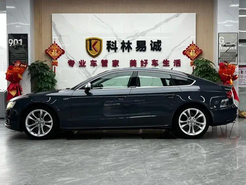 2010 Audi S5 3.0T Sportback — миниатюра 4