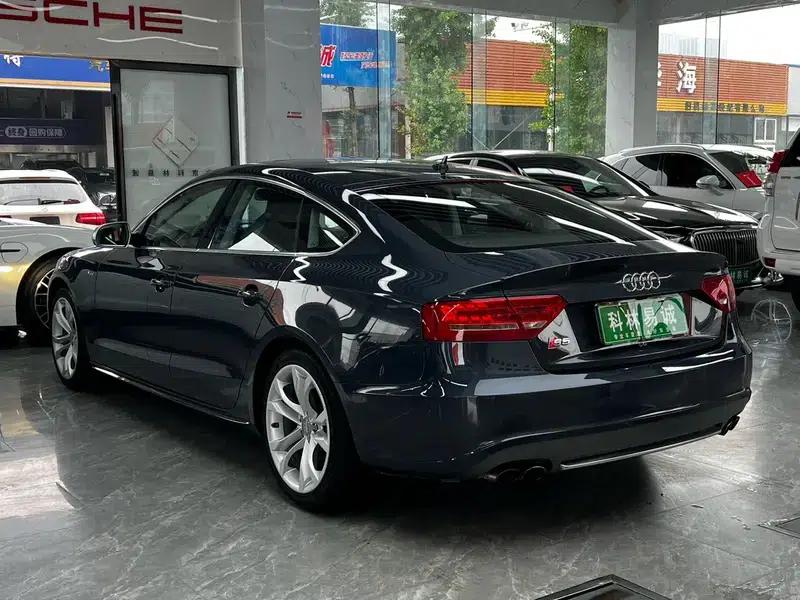 2010 Audi S5 3.0T Sportback — миниатюра 5