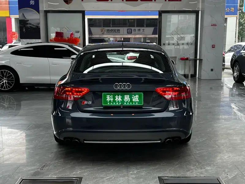 2010 Audi S5 3.0T Sportback — миниатюра 6