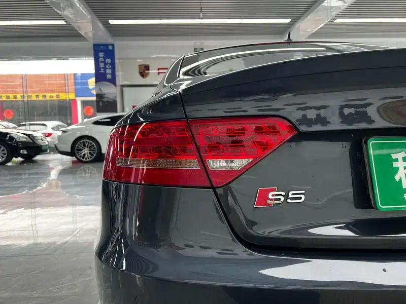 2010 Audi S5 3.0T Sportback — миниатюра 10