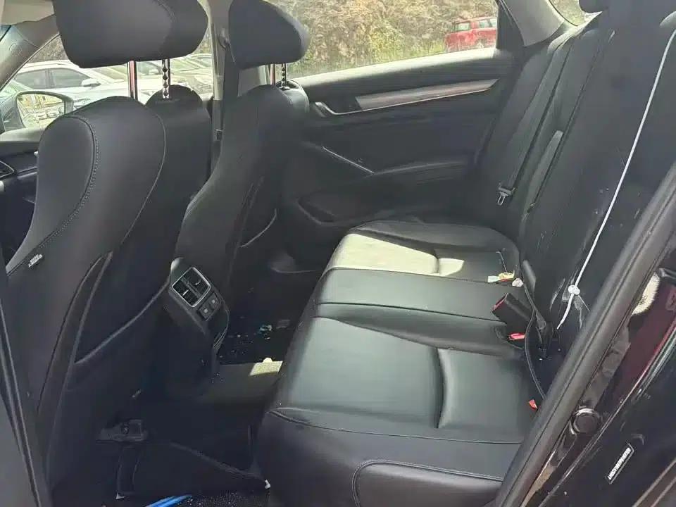 2022 Honda Accord 260TURBO Luxury Edition — миниатюра 4