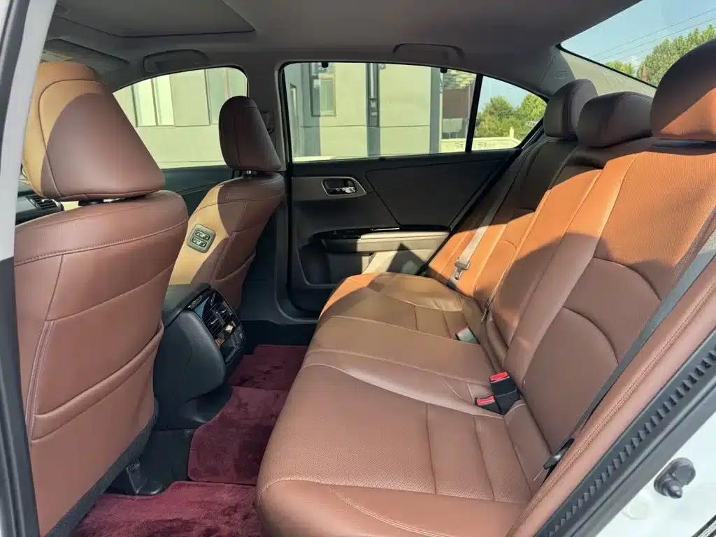2016 Honda Accord Hybrid 2.0L Elite Edition — миниатюра 6