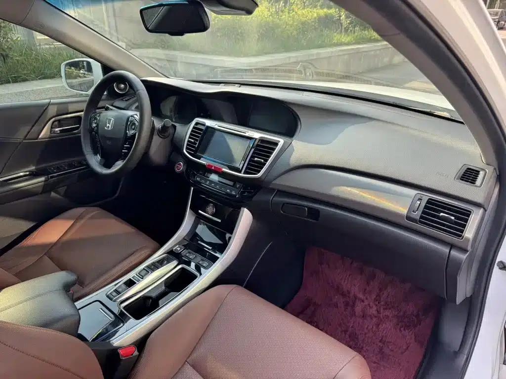 2016 Honda Accord Hybrid 2.0L Elite Edition — миниатюра 7