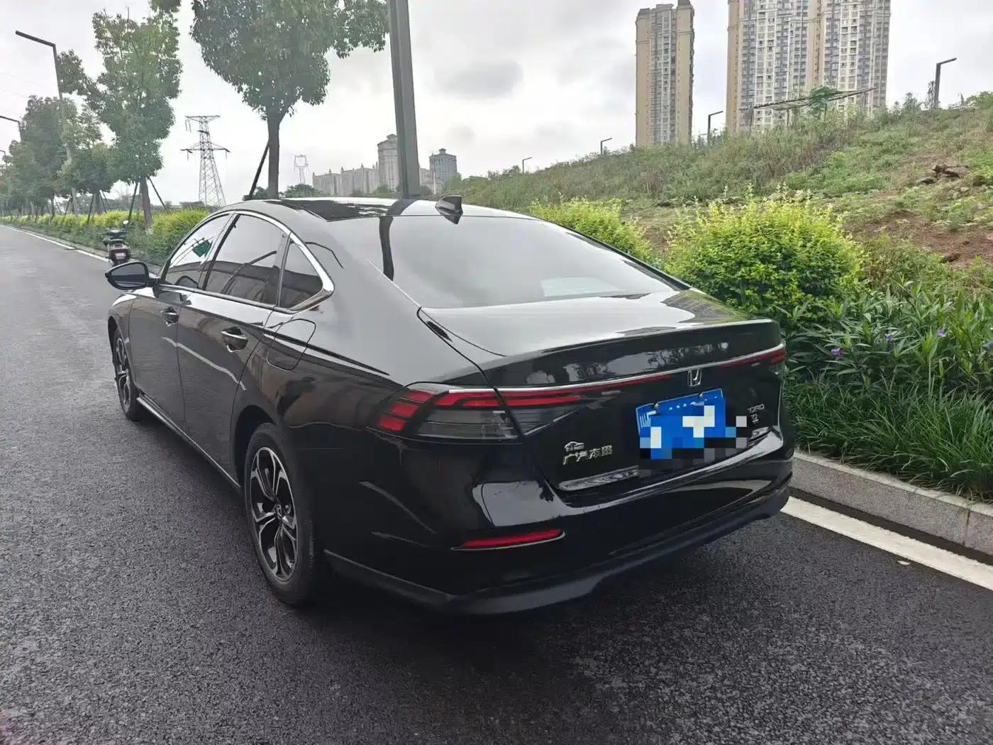2024 Honda Accord 260TURBO Luxury Edition — миниатюра 3