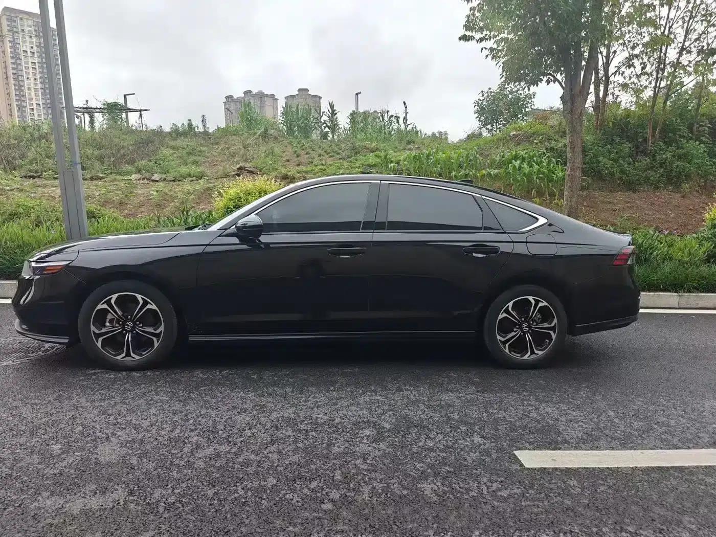 2024 Honda Accord 260TURBO Luxury Edition — миниатюра 6