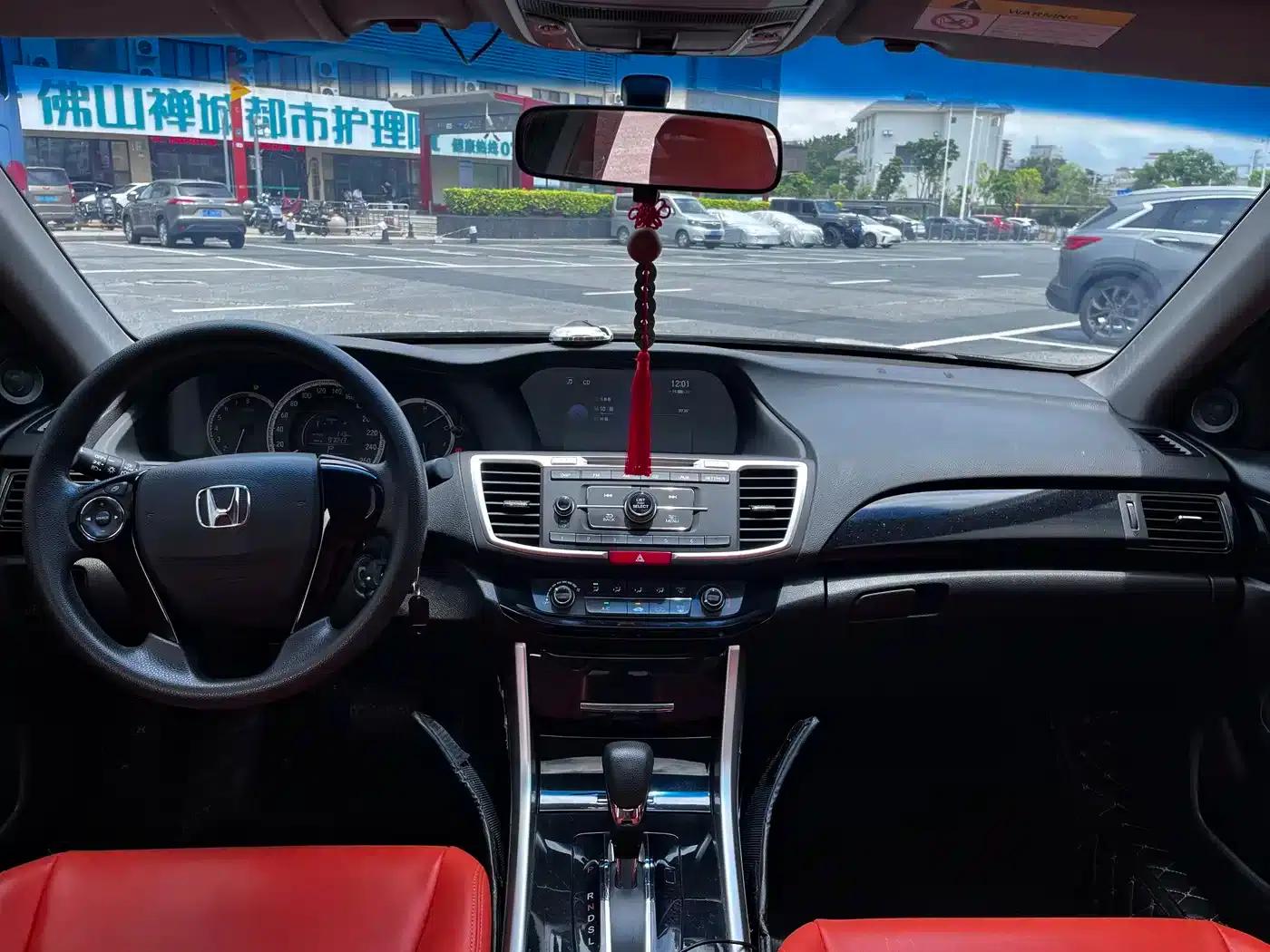 2016 Honda Accord 2.0L Comfort Edition — миниатюра 11