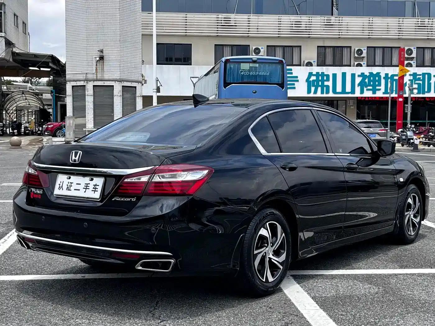 2016 Honda Accord 2.0L Comfort Edition — миниатюра 17