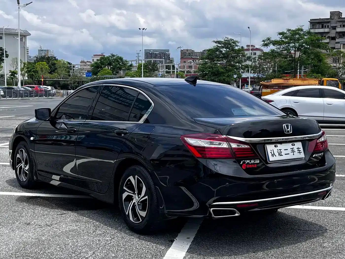 2016 Honda Accord 2.0L Comfort Edition — миниатюра 18