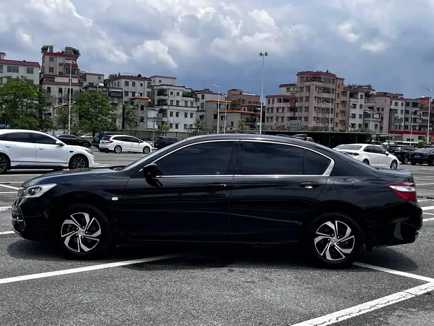 2016 Honda Accord 2.0L Comfort Edition — миниатюра 8