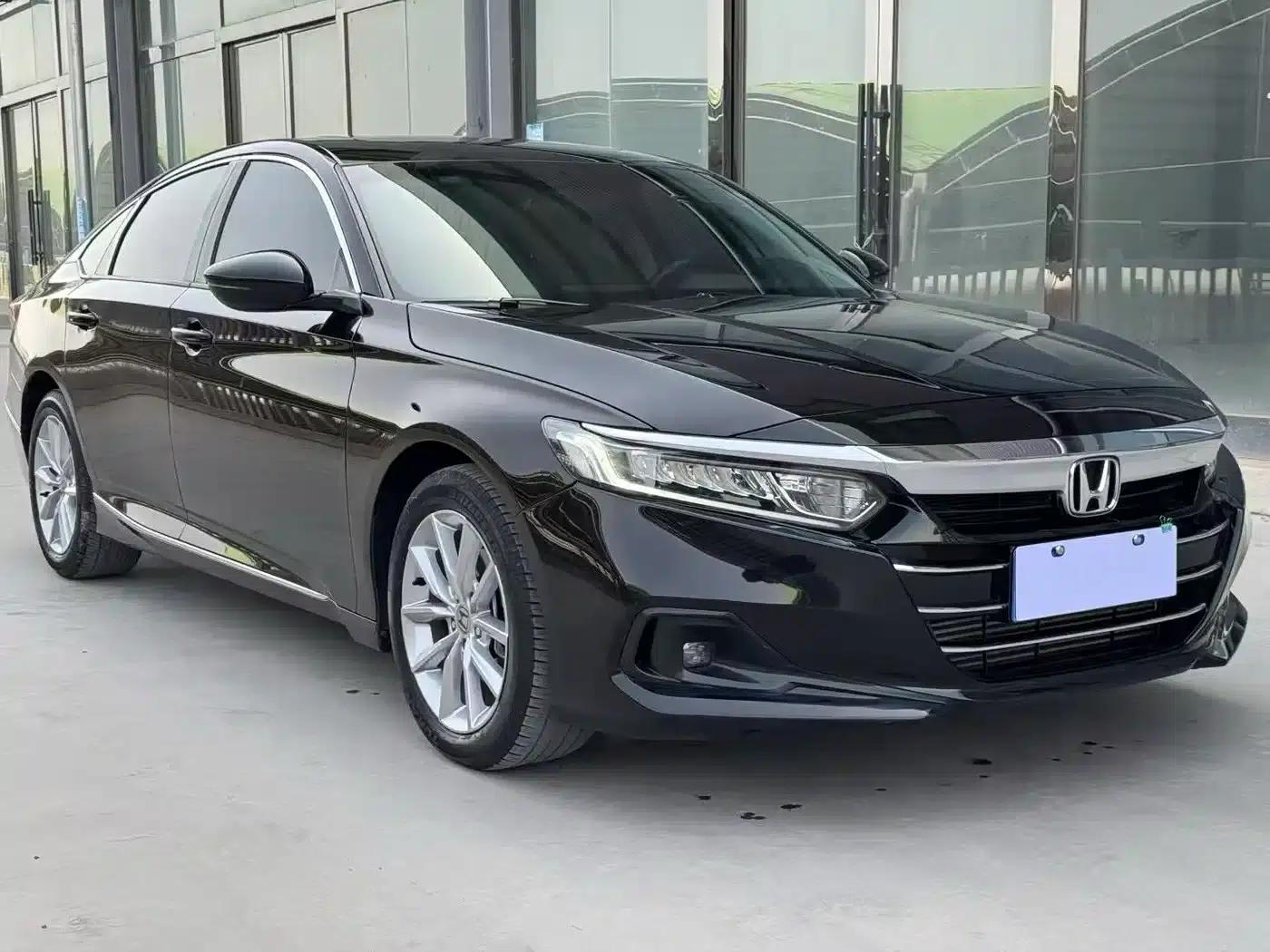 2022 Honda Accord 260TURBO Luxury Edition — миниатюра 3