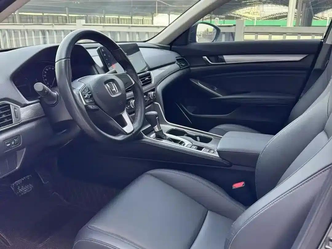 2022 Honda Accord 260TURBO Luxury Edition — миниатюра 7