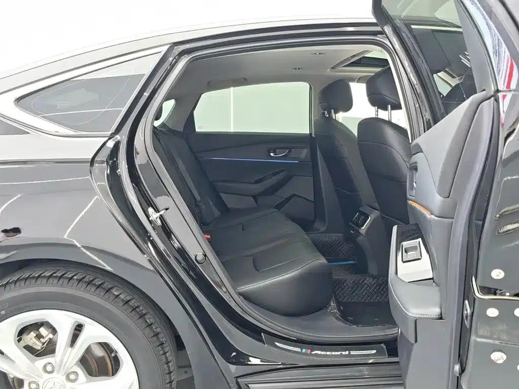 2024 Honda Accord 260TURBO Luxury Edition — миниатюра 11