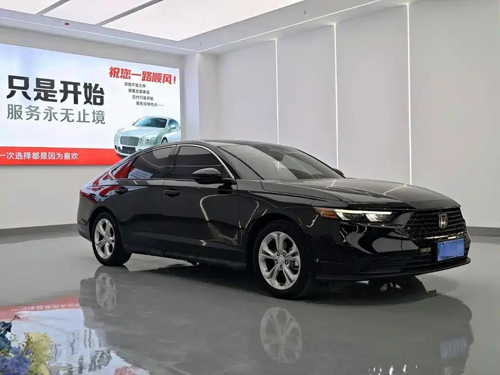 2024 Honda Accord 260TURBO Luxury Edition — миниатюра 3