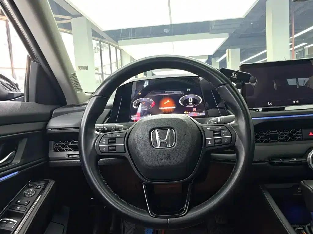 2024 Honda Accord 260TURBO Luxury Edition — миниатюра 7
