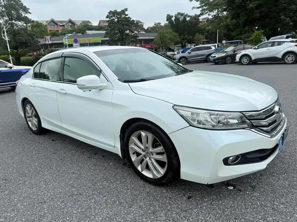 2014 Honda Accord 2.4L EX Luxury Edition — миниатюра 3