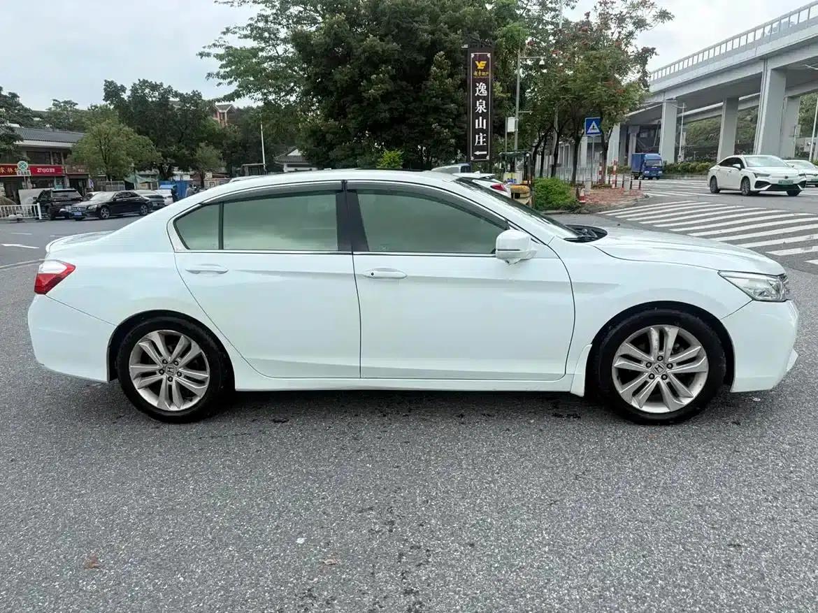 2014 Honda Accord 2.4L EX Luxury Edition — миниатюра 4