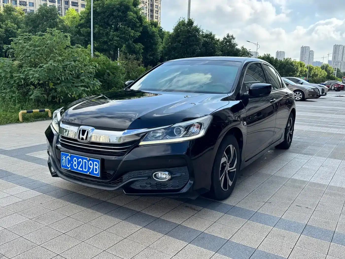 2016 Honda Accord 2.0L Comfort Edition — миниатюра 1
