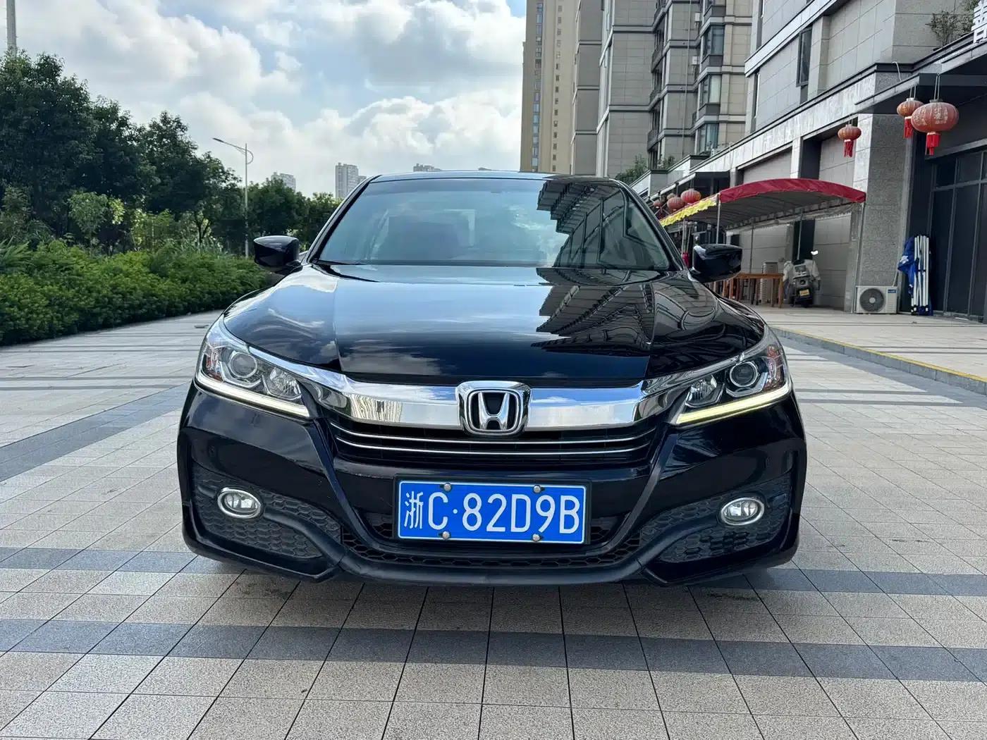 2016 Honda Accord 2.0L Comfort Edition — миниатюра 2