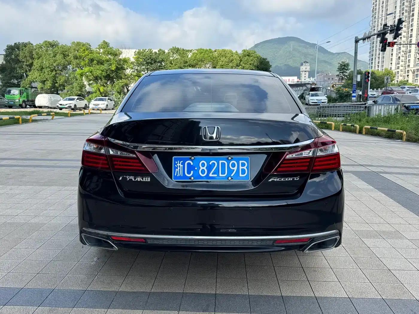 2016 Honda Accord 2.0L Comfort Edition — миниатюра 4