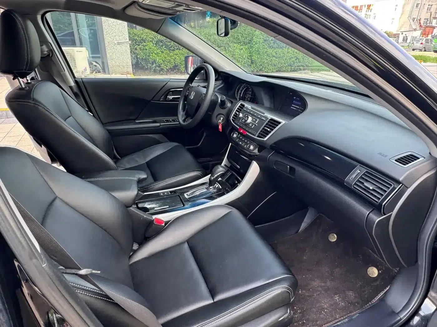 2016 Honda Accord 2.0L Comfort Edition — миниатюра 9