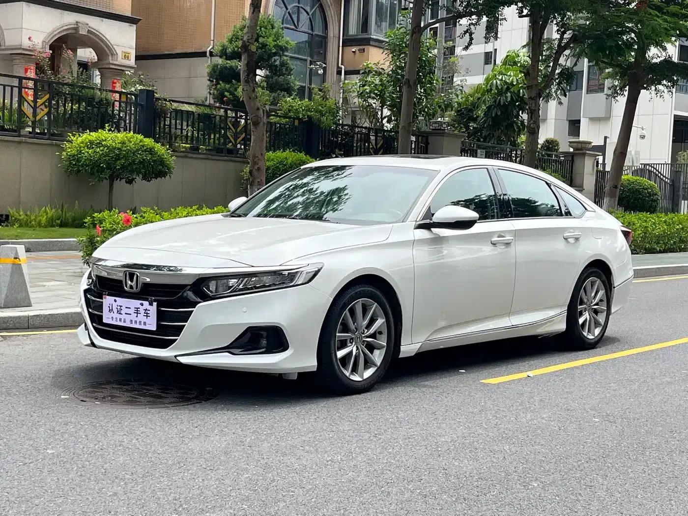 2022 Honda Accord 260TURBO Luxury Edition — миниатюра 1