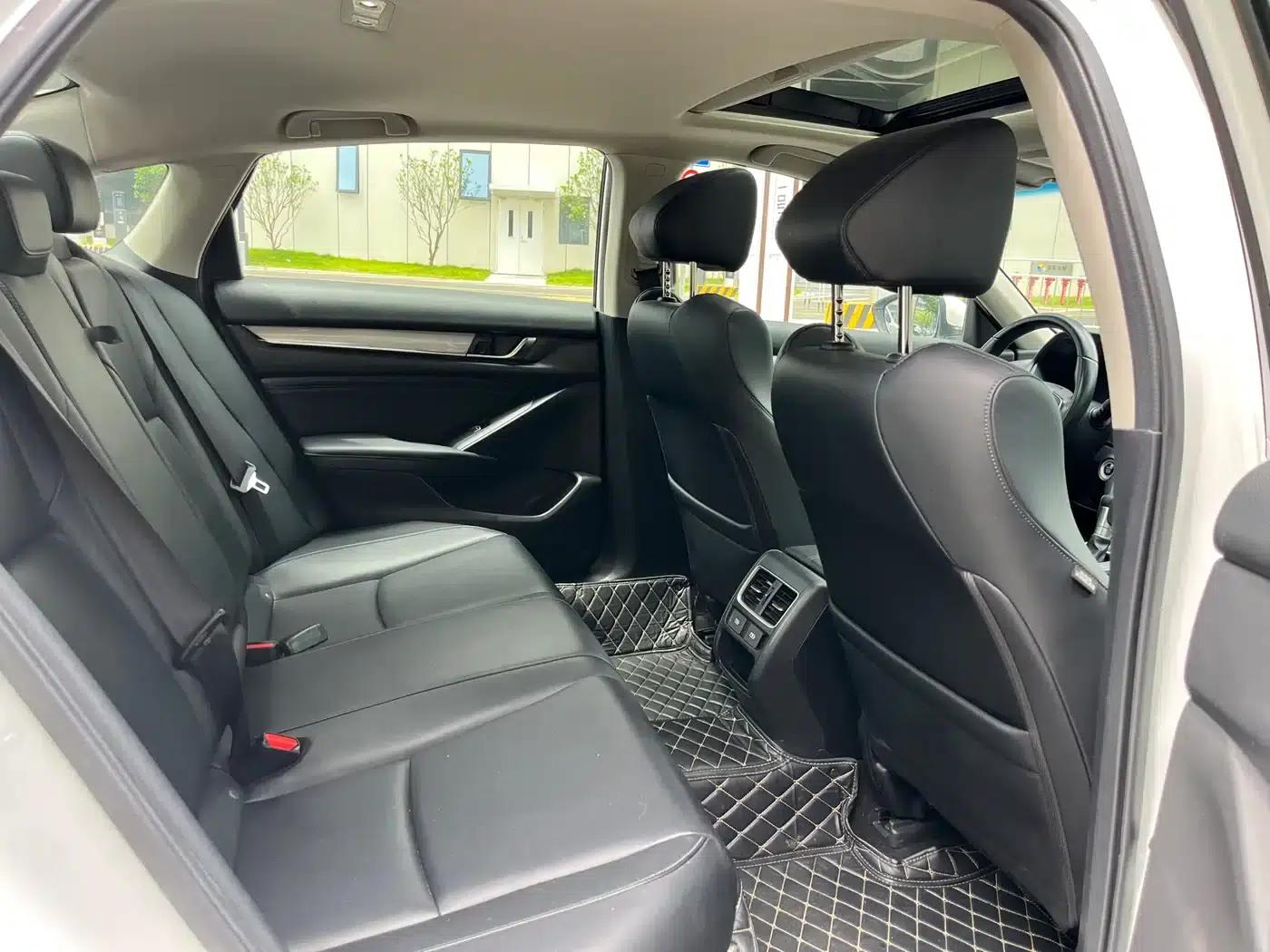 2022 Honda Accord 260TURBO Luxury Edition — миниатюра 14