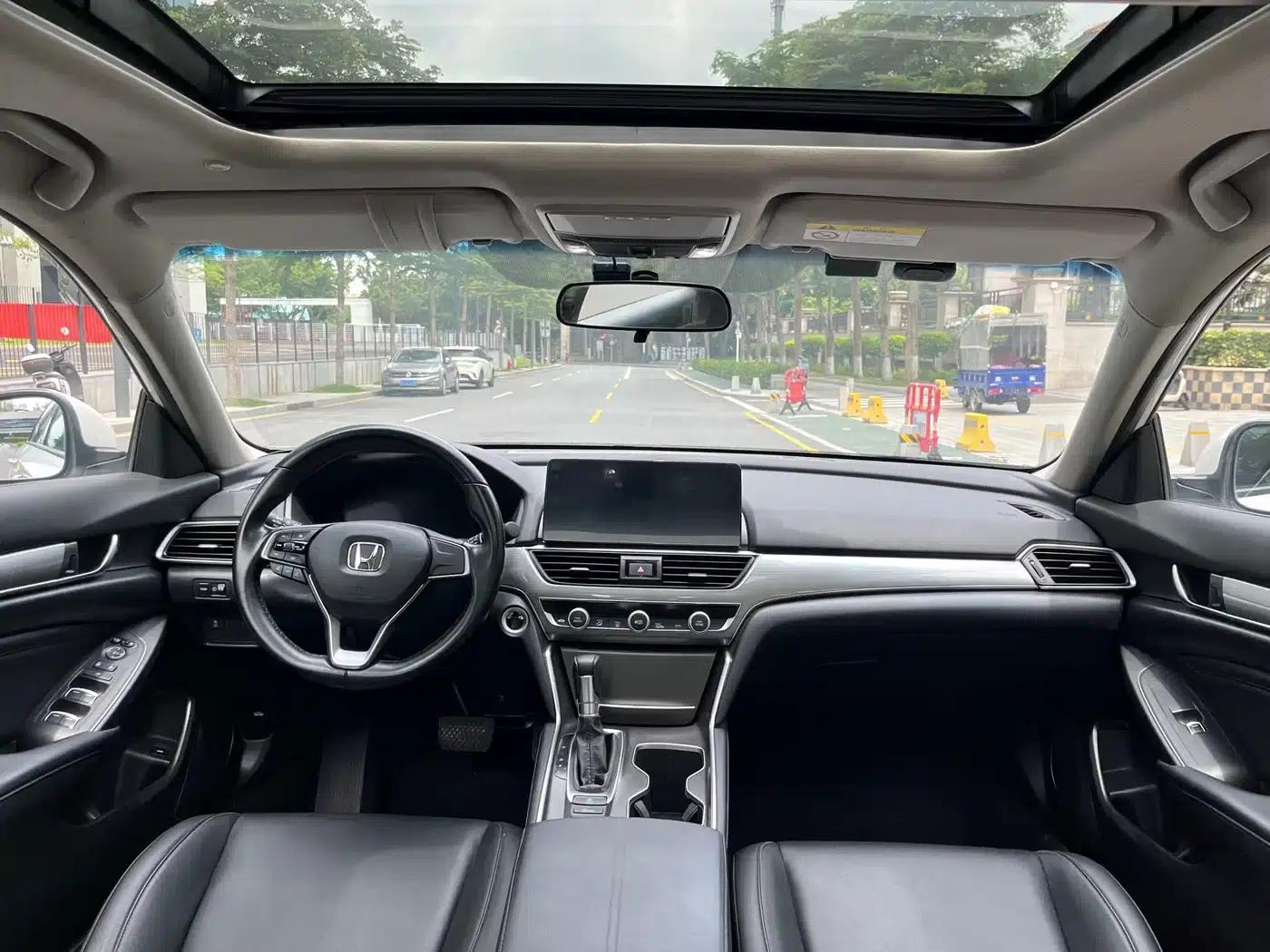 2022 Honda Accord 260TURBO Luxury Edition — миниатюра 15