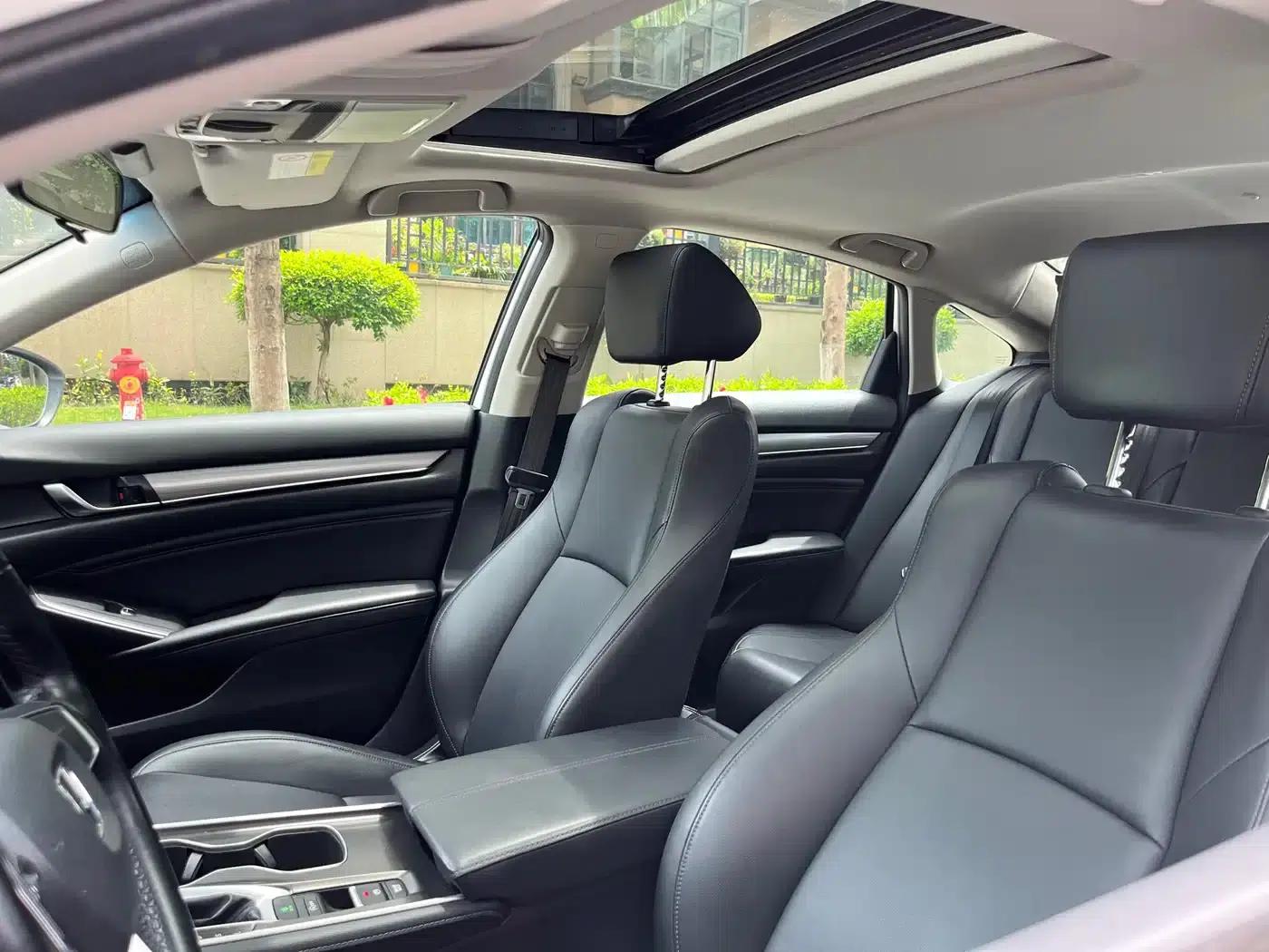 2022 Honda Accord 260TURBO Luxury Edition — миниатюра 16