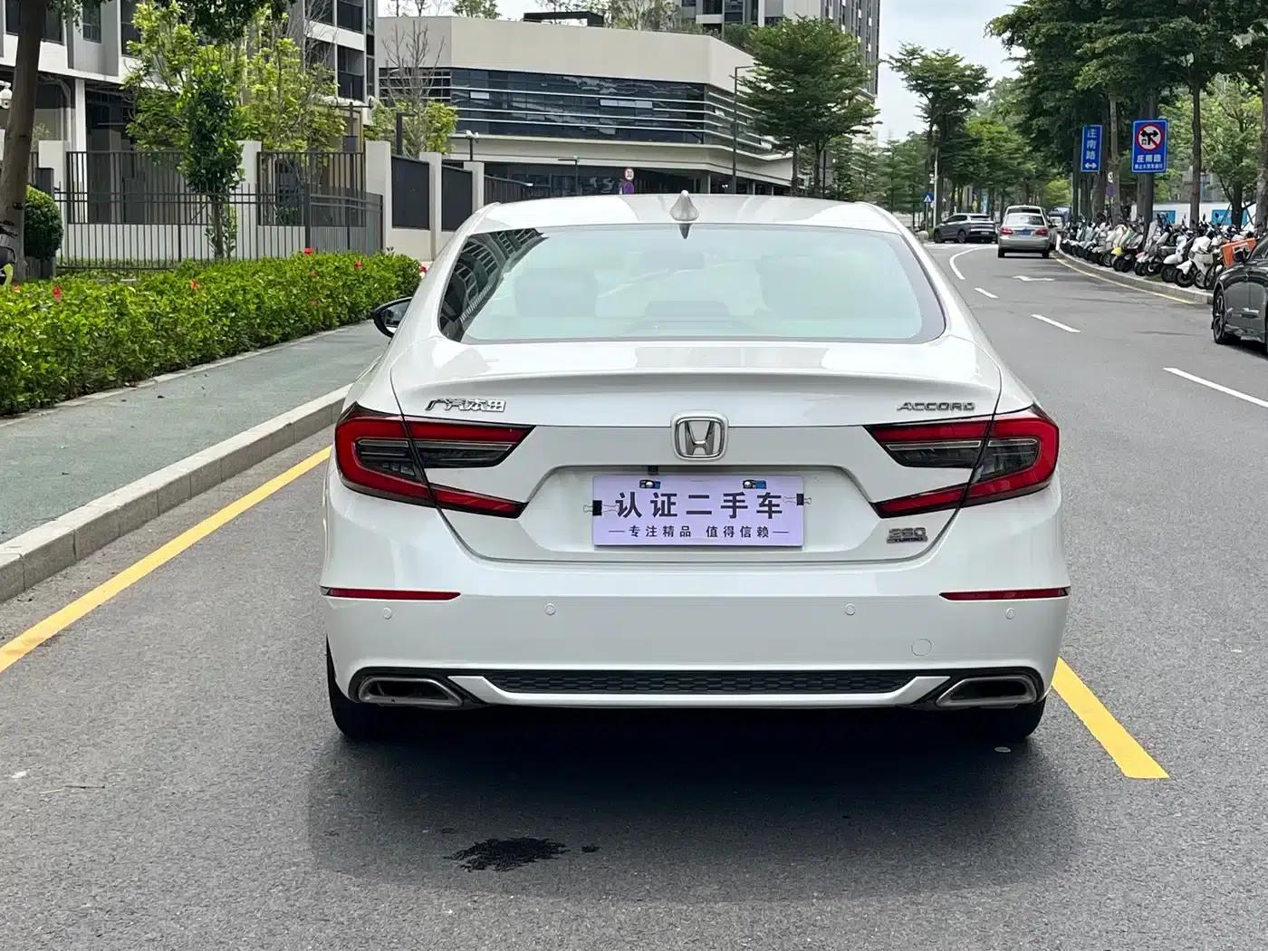 2022 Honda Accord 260TURBO Luxury Edition — миниатюра 5